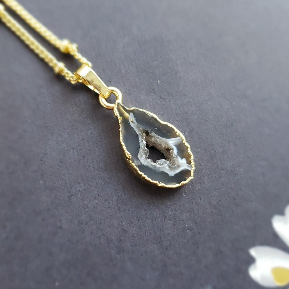 Natural Geode Slice Necklace - Picture 2 of 7